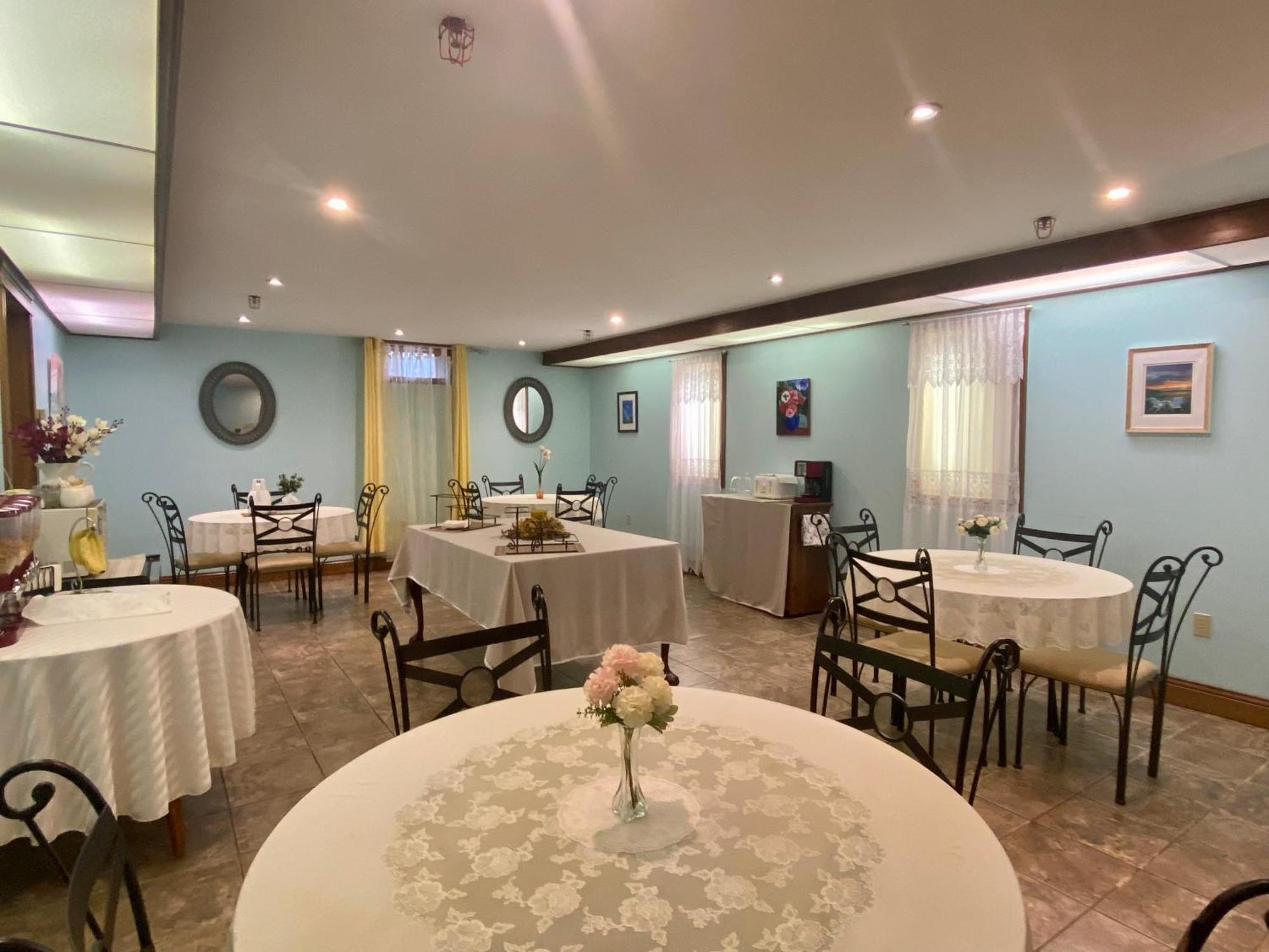 Inn On The Harbour تشارلوت تاون المظهر الخارجي الصورة